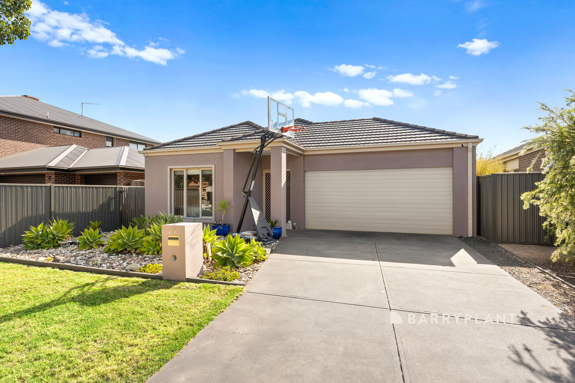 21 Britton Drive, Pakenham, VIC 3810 Sold