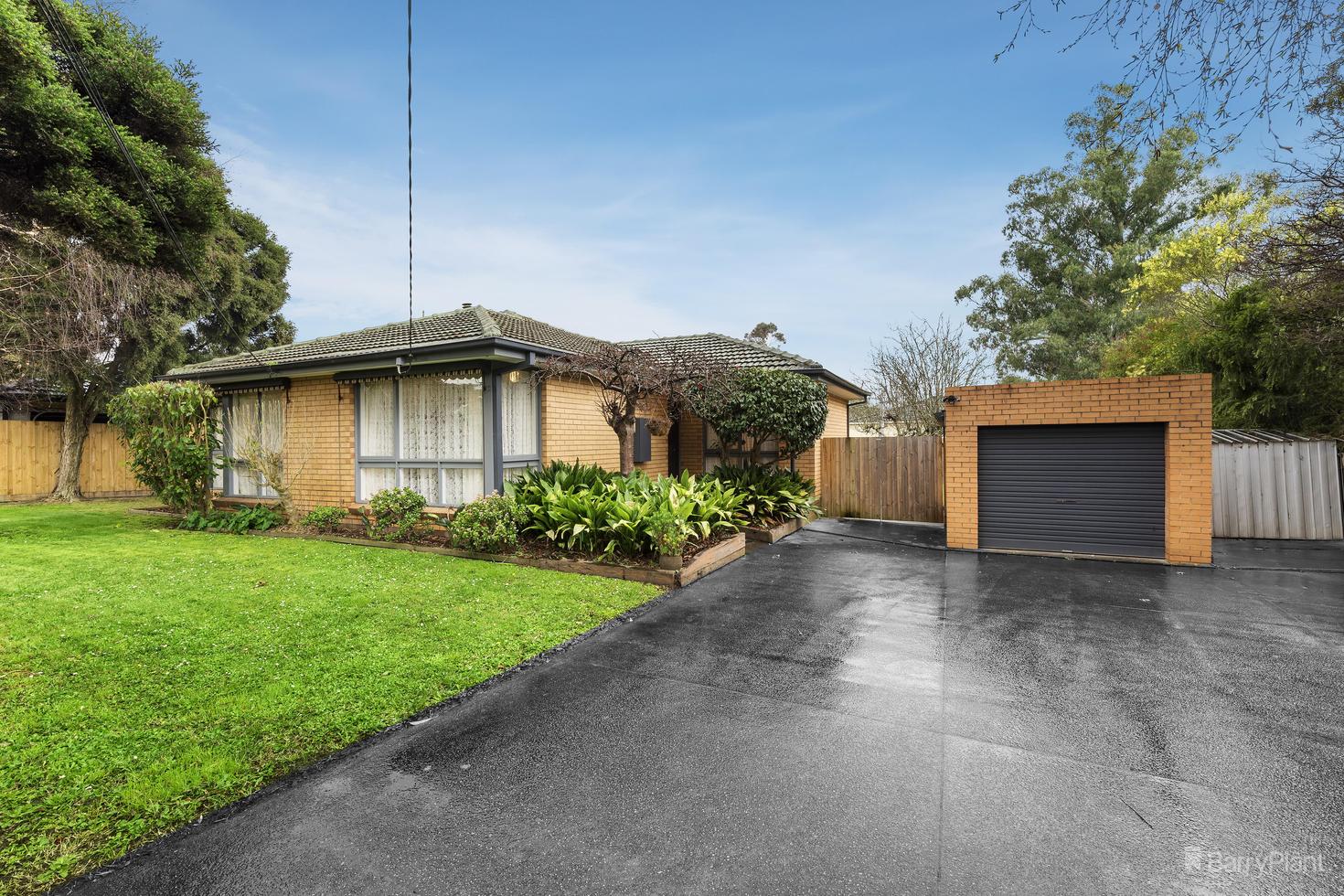 22 Gracedale Avenue, Ringwood East, VIC 3135 Sold