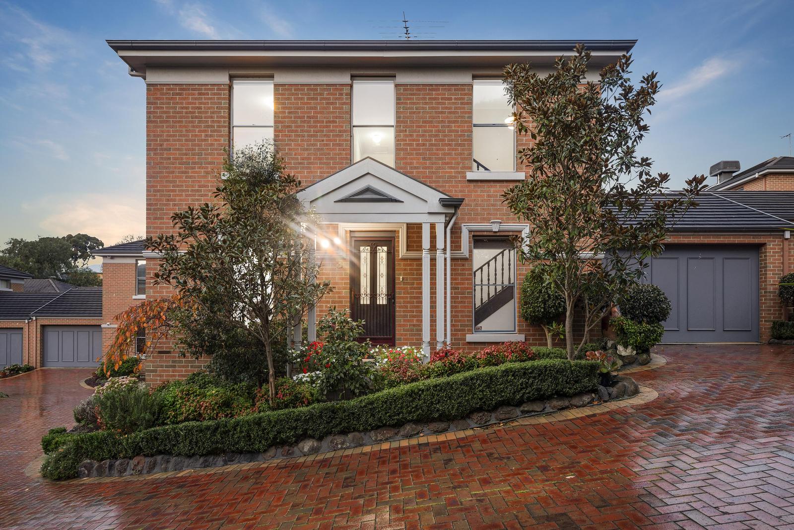 3/2729 Kenilworth Parade, Ivanhoe, VIC 3079 Sold