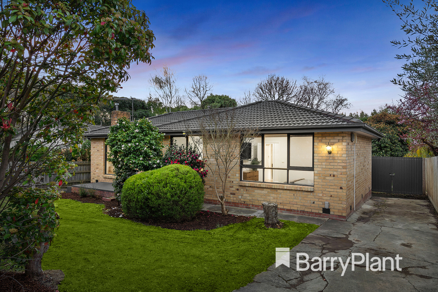 31 Cardigan Road, Mooroolbark, VIC 3138 Sold