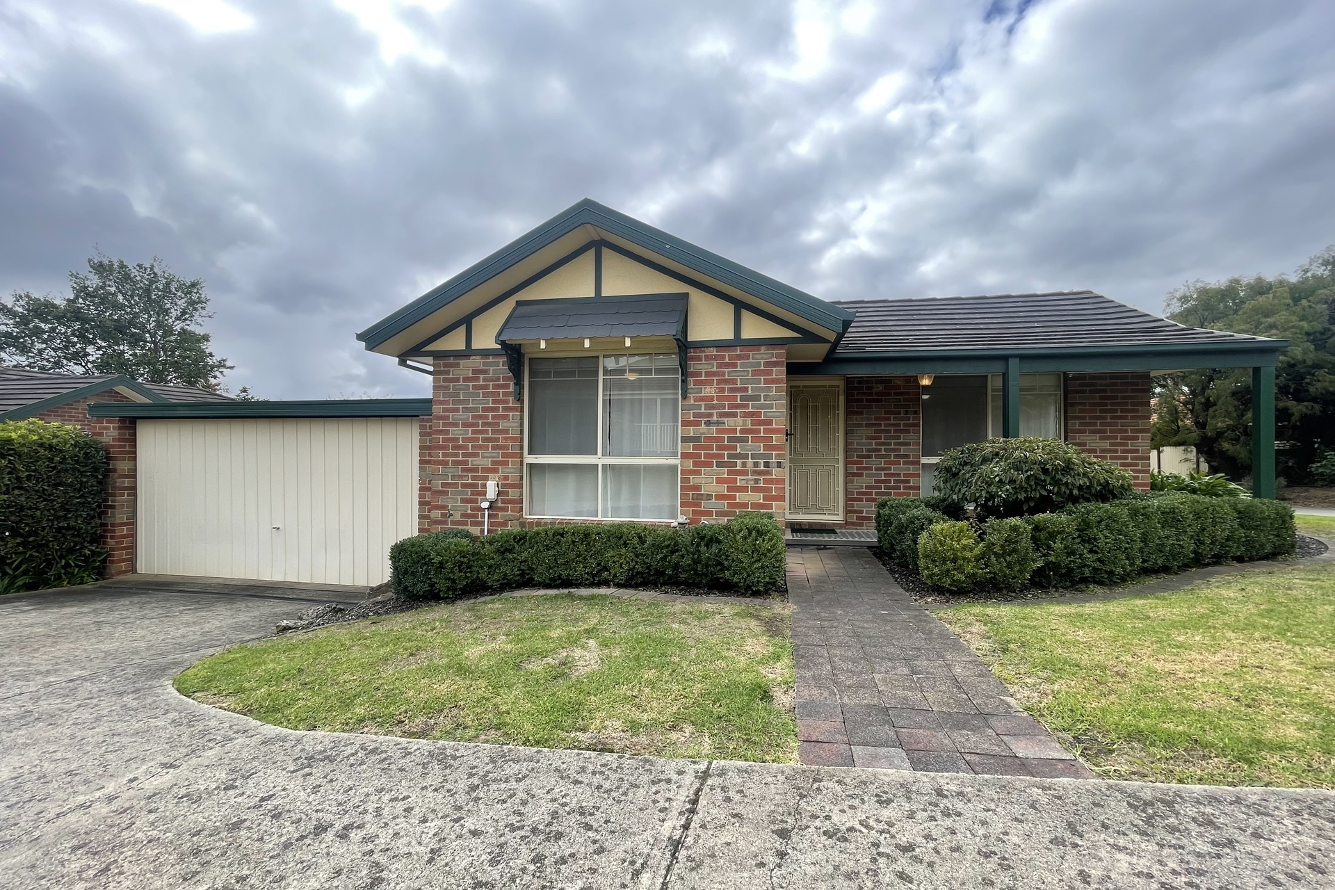 32/8 Monteith Crescent, Endeavour Hills, VIC 3802 For Sale