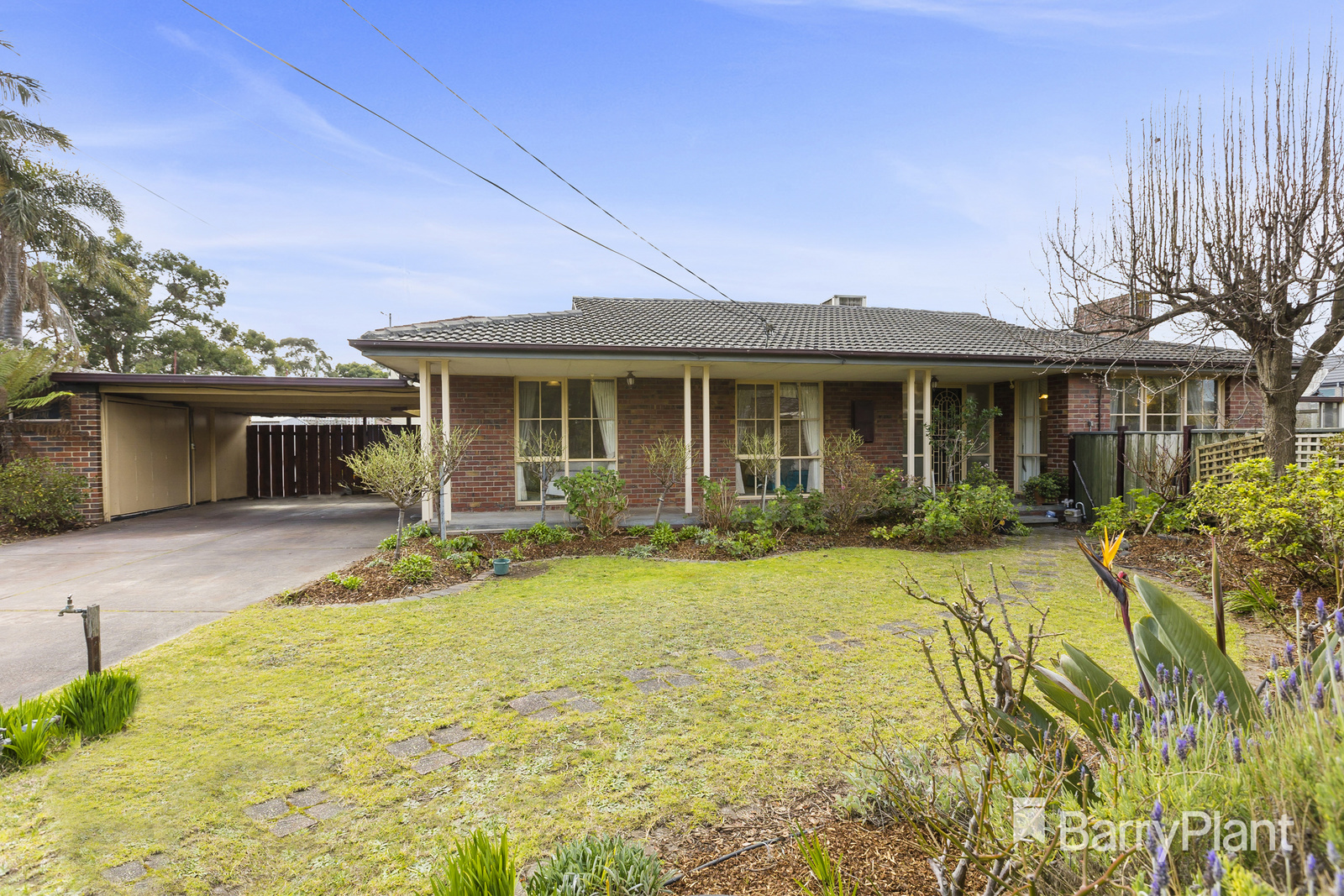 4 Dubbo Court, Glen Waverley, VIC 3150 Sold