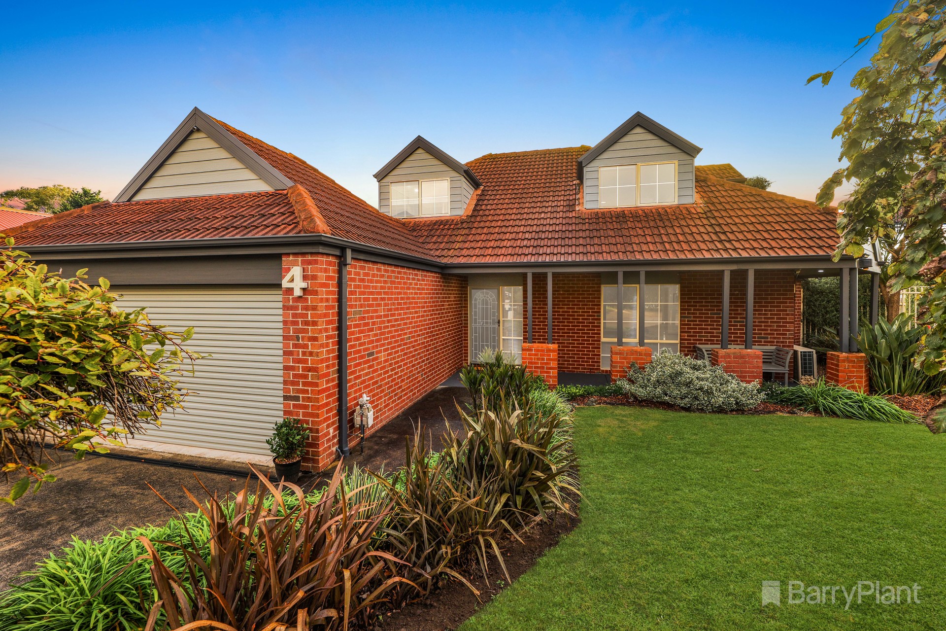 4 Geraldine Close, Kilsyth South, VIC 3137 Sold