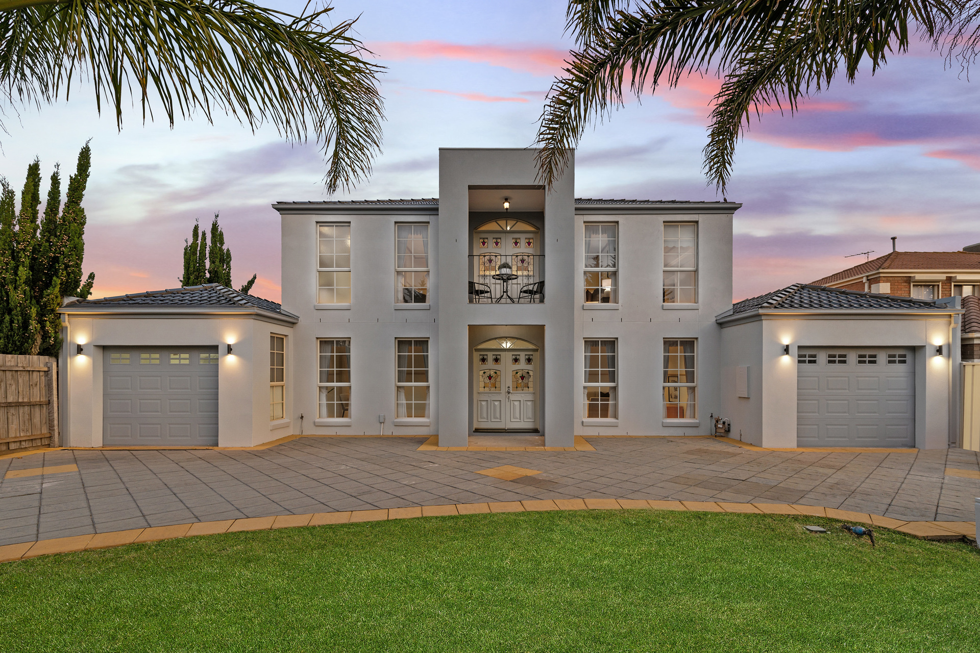 4 Pembroke Close, Taylors Lakes, VIC 3038 Sold