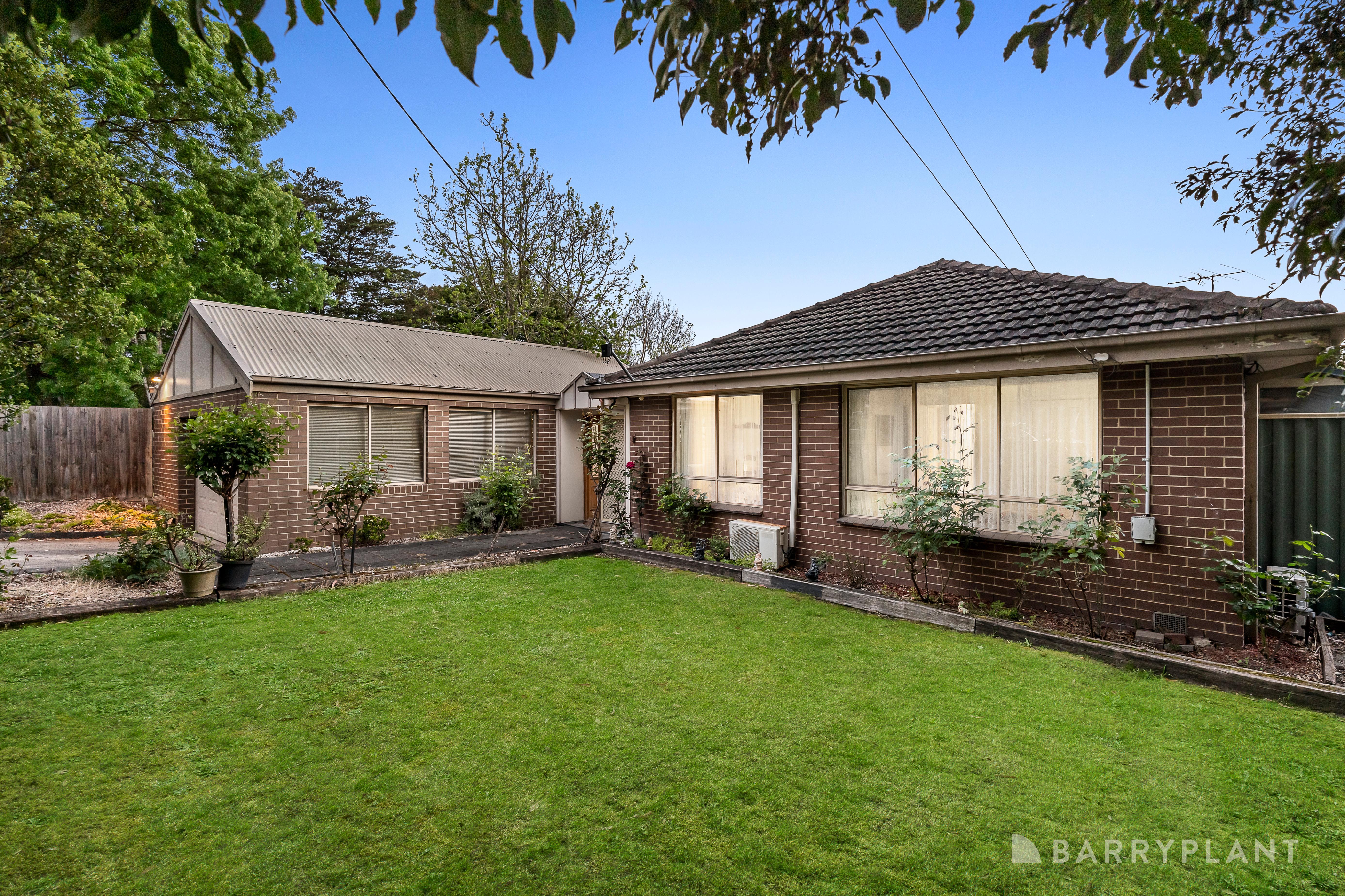 40 Lincoln Road, Croydon, VIC 3136 - For Sale